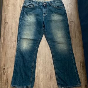 Like new Mens Hilfiger medium wash jeans